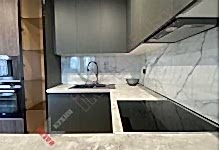 П-образная комбинированная кухня без ручек №11